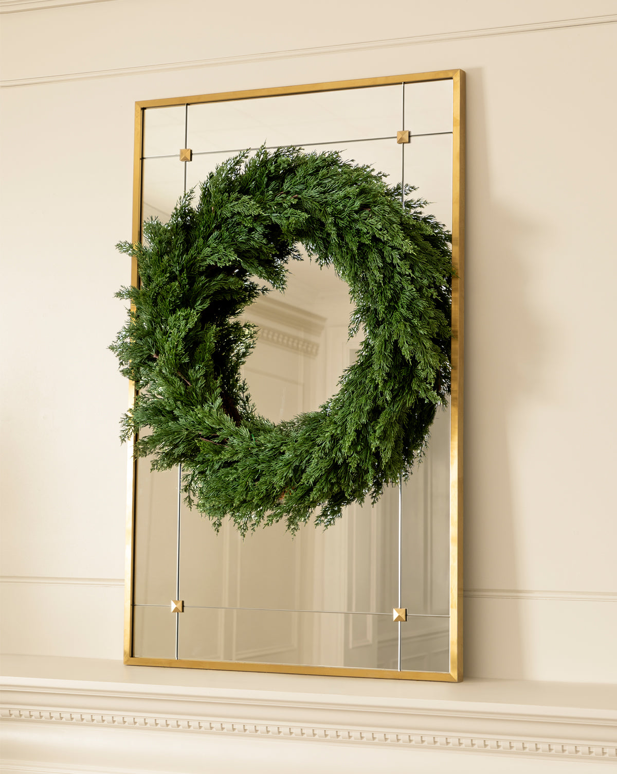 Classic Outdoor Cedar Pre-Lit Faux Wreath