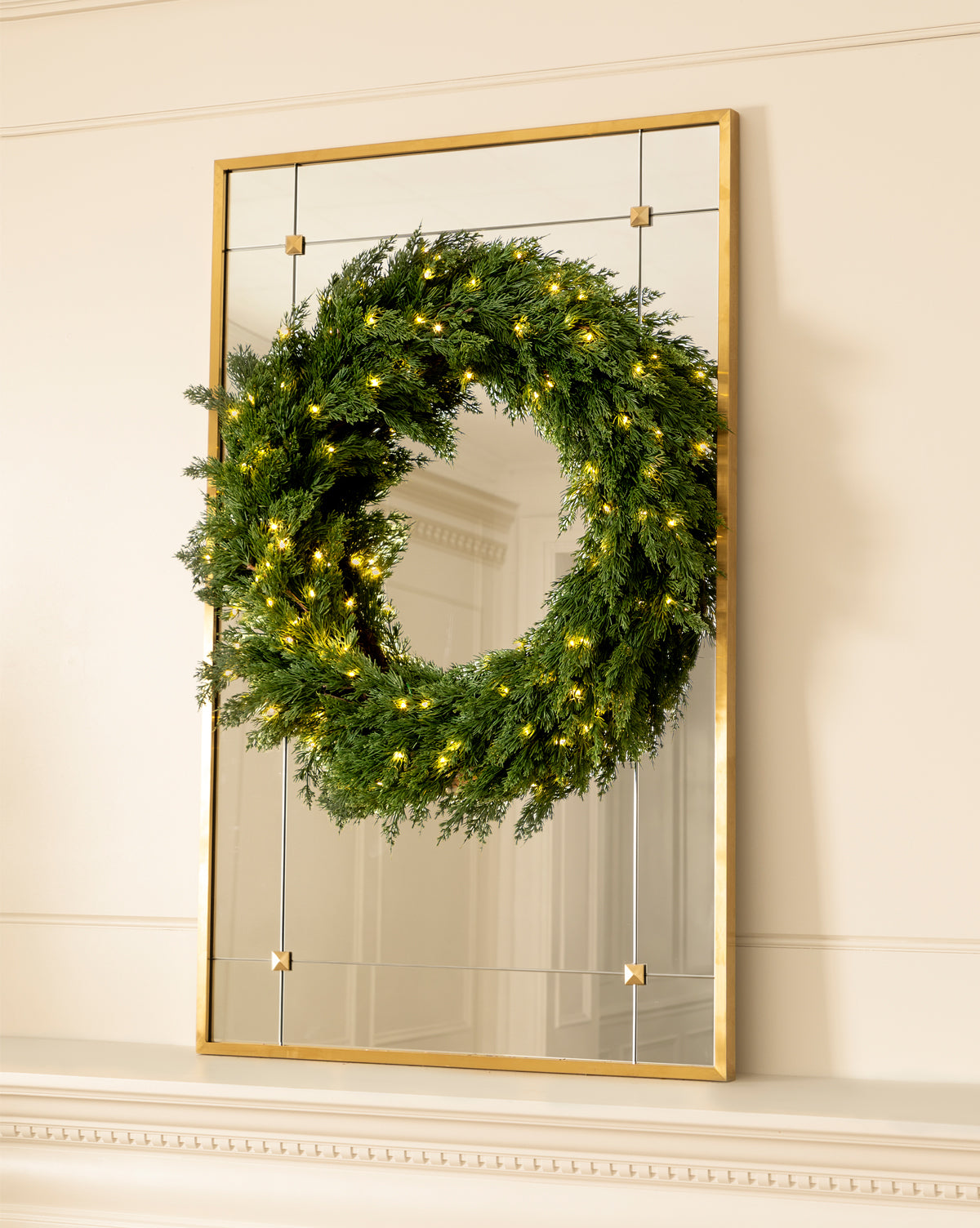 Classic Outdoor Cedar Pre-Lit Faux Wreath