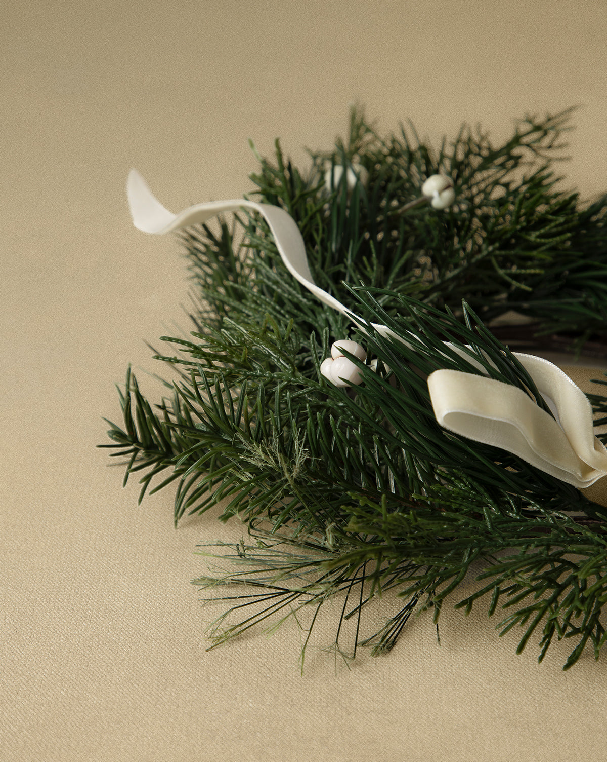 8" Pine Needle & Berry Faux Wreath