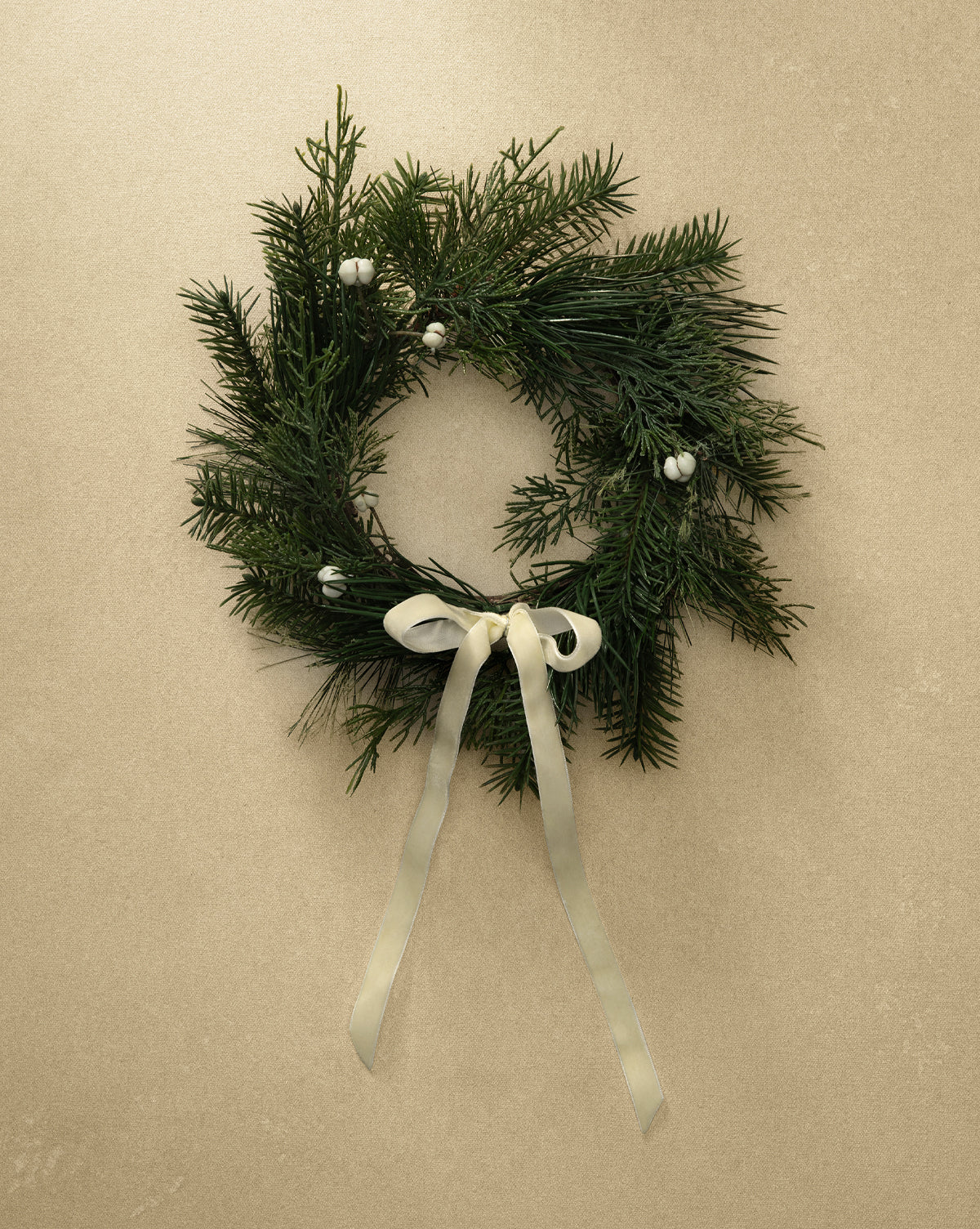 8" Pine Needle & Berry Faux Wreath